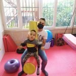 Tarsus yeşeren umutlar özel eğitim ve rehabilitasyon merkezi salıncakta denge çalışması